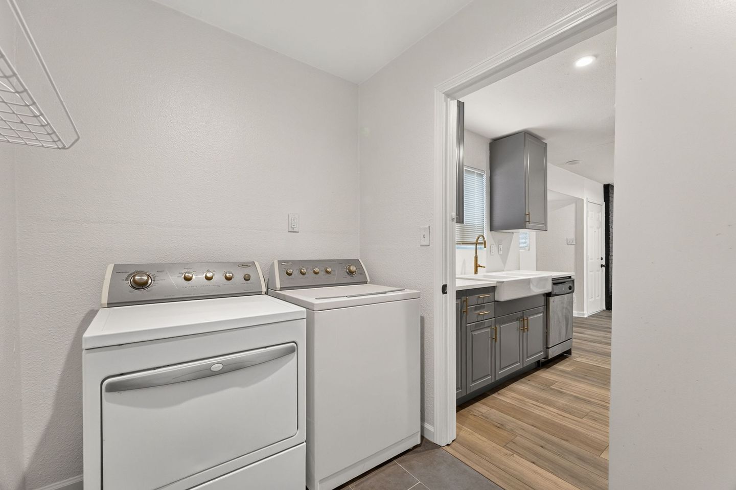 18-web-or-mls-6913-la-salle-dr-(18-of-25).jpg