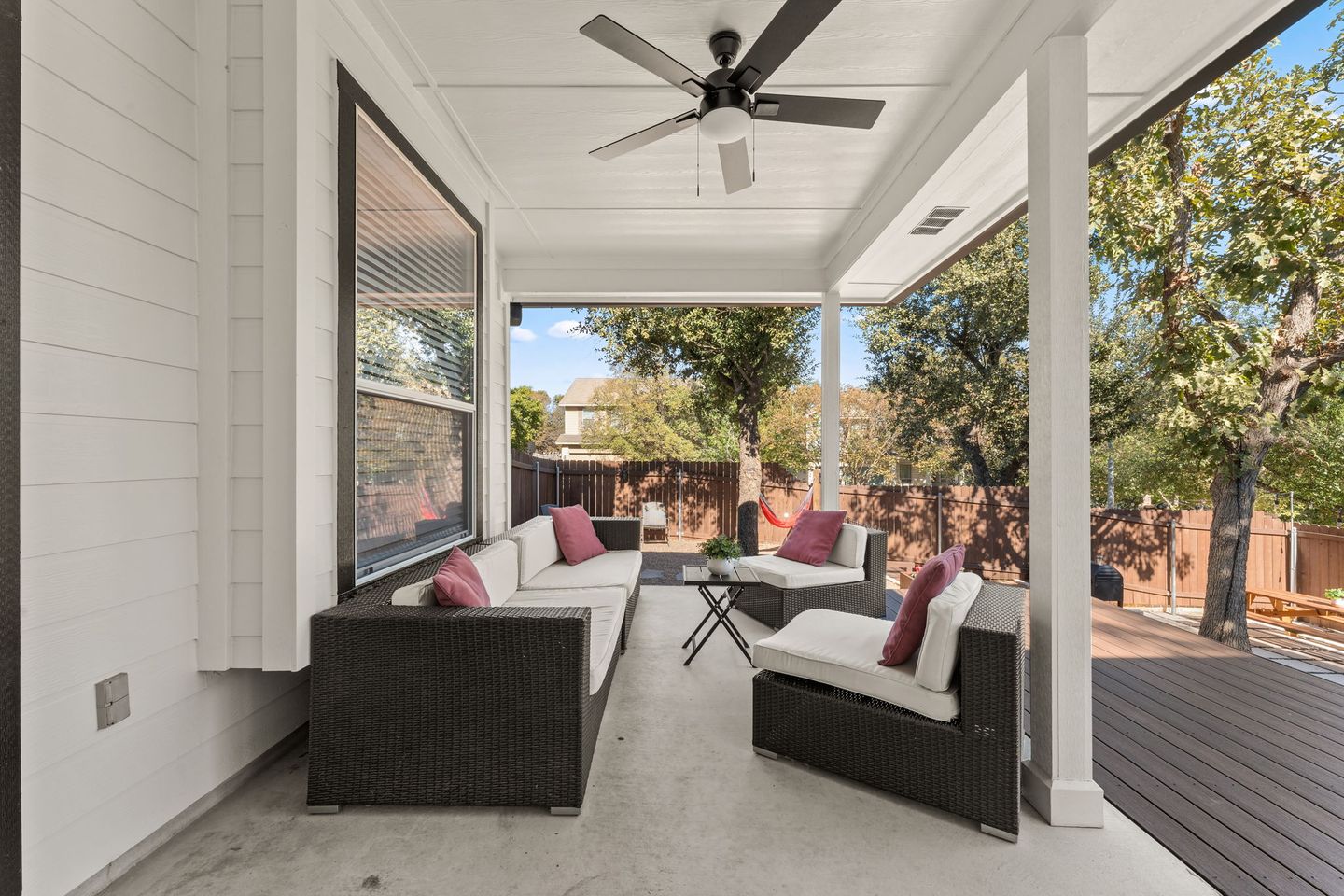 18-web-or-mls-8622-brock-cir-7.jpg