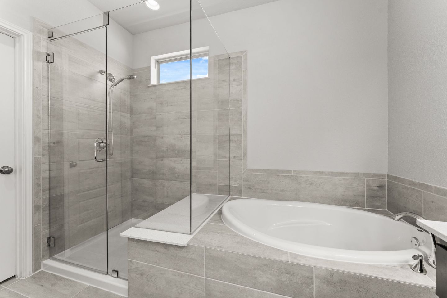 18-web-or-mls-9104-moonstone-dr-16.jpg