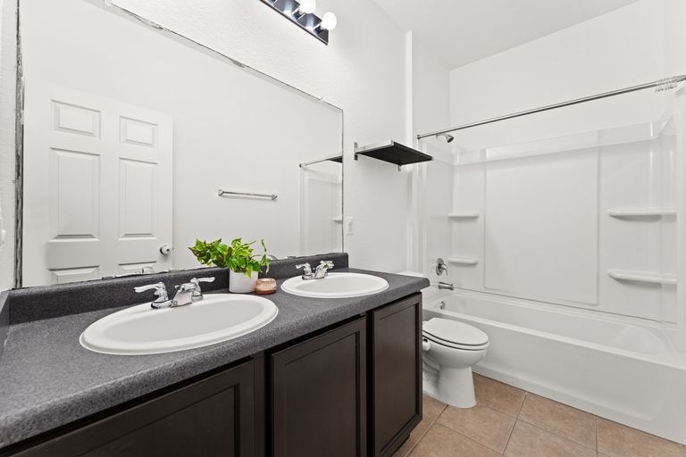 18-web-or-mls-9217-southwick-dr-17-1741818270.jpg