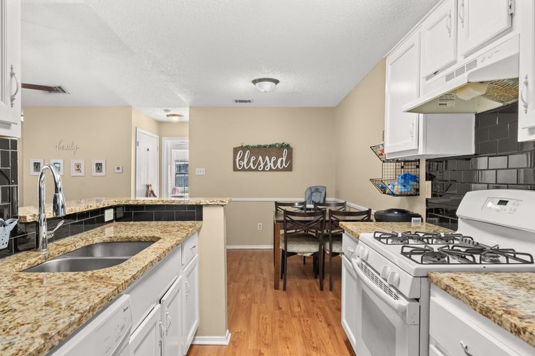 19-custom-12310-alderbrook-dr-(22-of-25).jpg