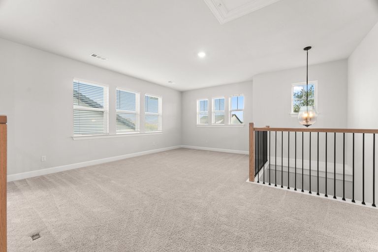 19-web-or-mls-1036-hazy-hills-loop-(18-of-35).jpg