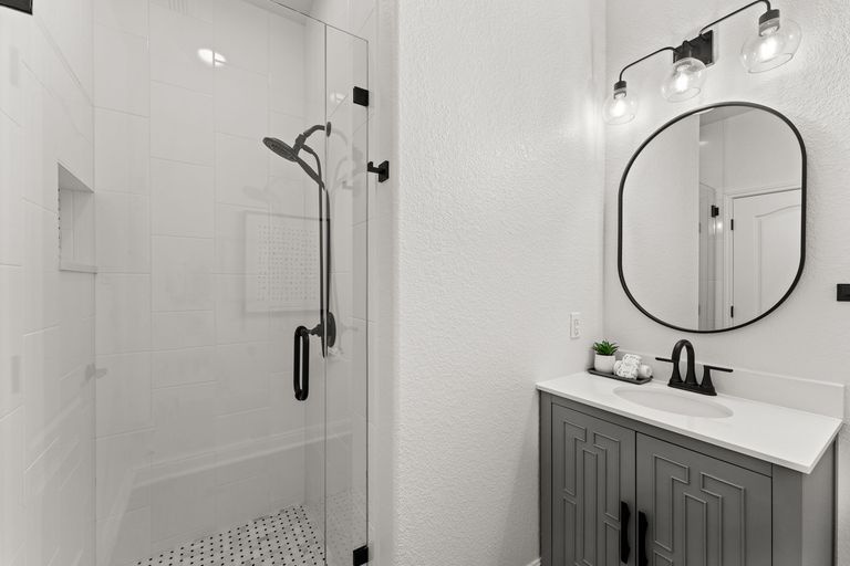 19-web-or-mls-11505-hollister-dr-34.jpg