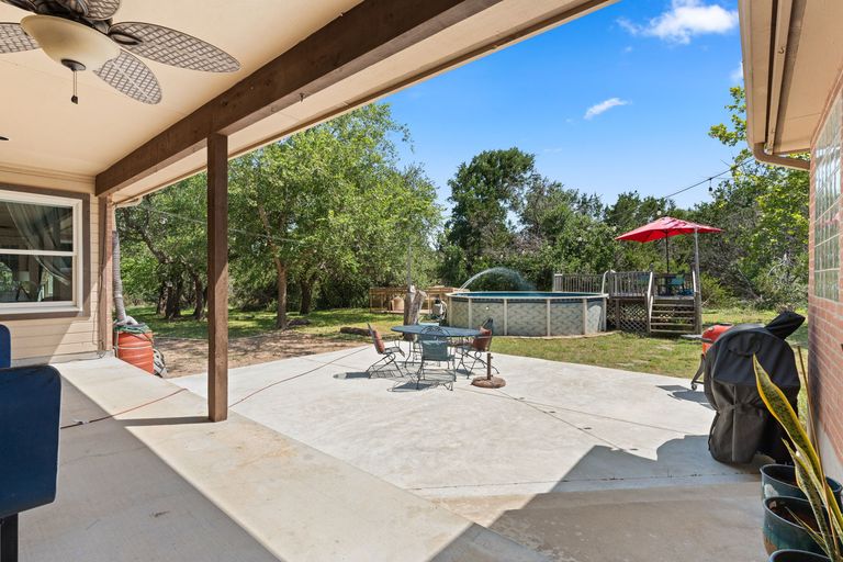 19-web-or-mls-11551-farm-to-market-32-21.jpg