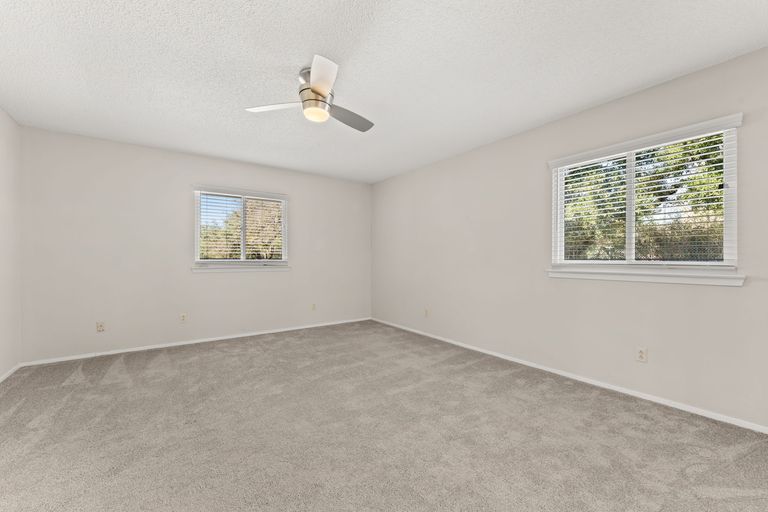 19-web-or-mls-12100-cactus-bend-(23-of-35).jpg
