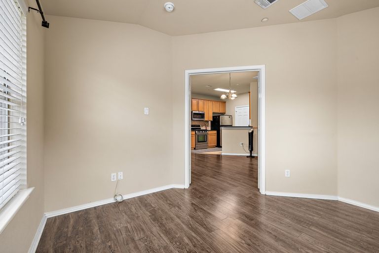 19-web-or-mls-1310-w-parmer-ln,-2401-kcp-052324---52.jpg