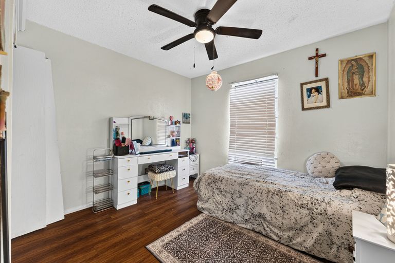 19-web-or-mls-1404-w-braker-ln-a-and-b-(19-of-25).jpg