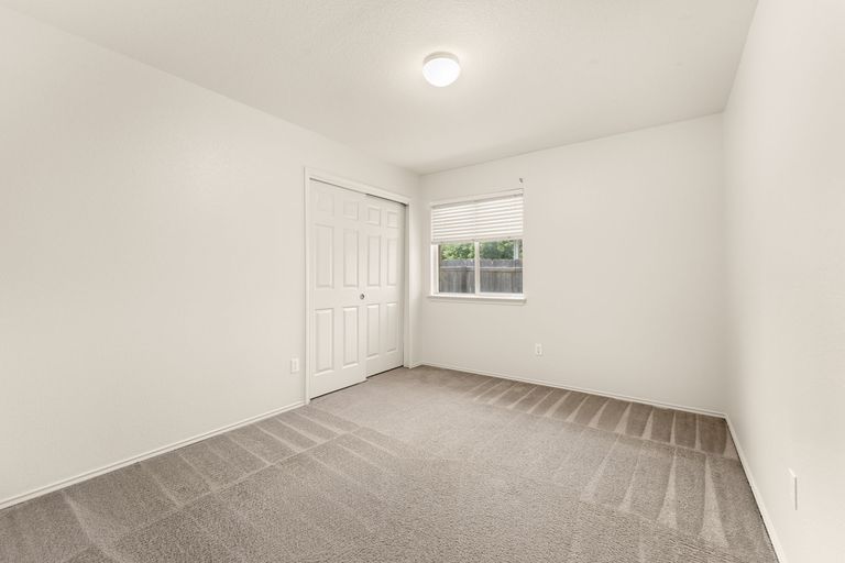 19-web-or-mls-1501-santana-st-(16-of-27).jpg