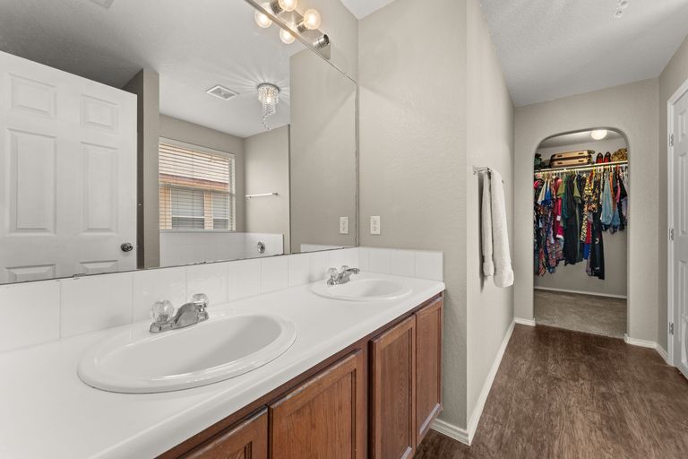 19-web-or-mls-15216-parrish-ln-20.jpg