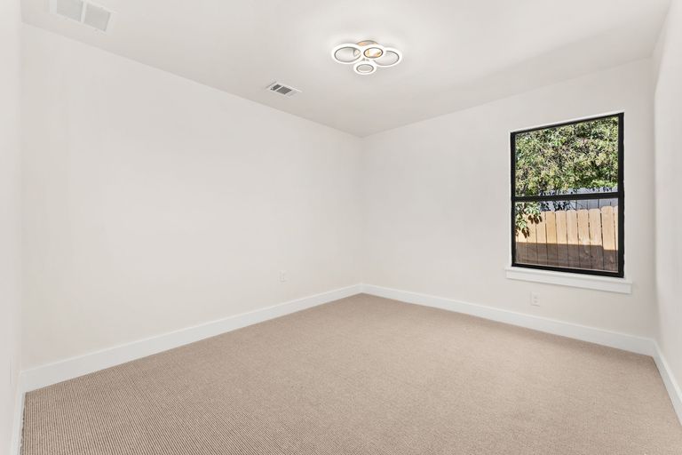 19-web-or-mls-1604-cedar-ave-(13-of-25).jpg