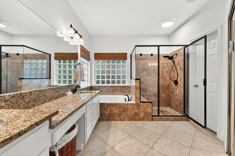 19-web-or-mls-1612-fall-creek-drive-(25-of-35)-1776192549.jpg