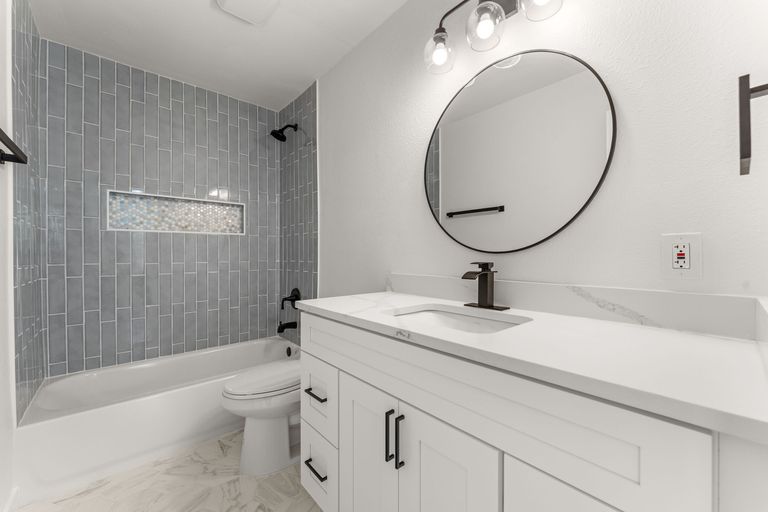 19-web-or-mls-1708-adina-st-17.jpg