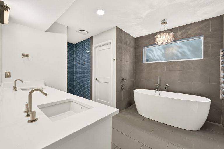 19-web-or-mls-1800-w-10th-st-(19-of-34).jpg