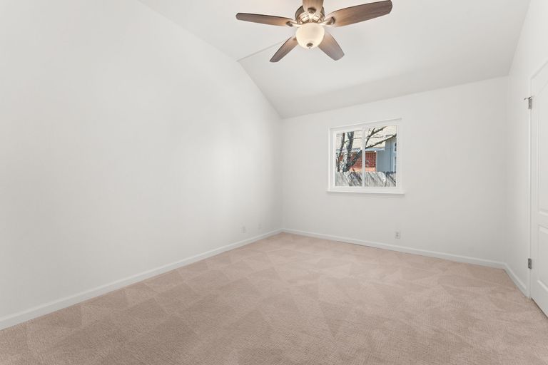 19-web-or-mls-2301-fuzz-fairway-10.jpg