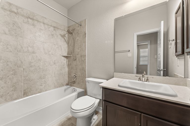 19-web-or-mls-2306-dillon-pond-ln-b-4.jpg
