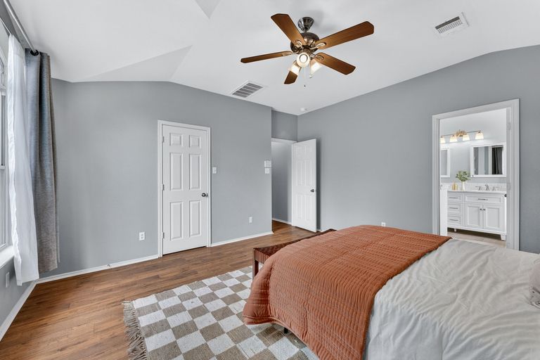 19-web-or-mls-2402-keepsake-dr18.jpg