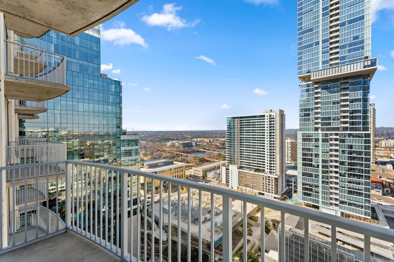 19-web-or-mls-360-nueces-st-2408-(20-of-38).jpg