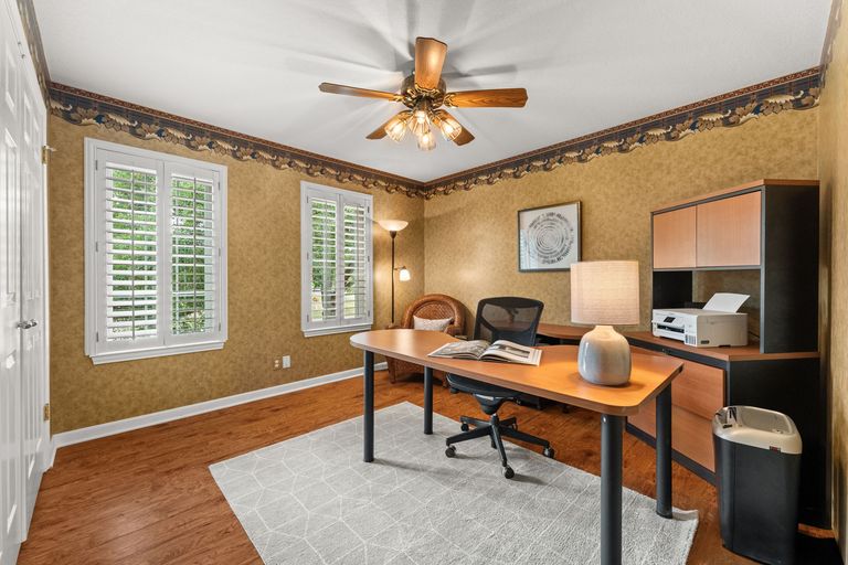 19-web-or-mls-558-peterson-ln-23.jpg