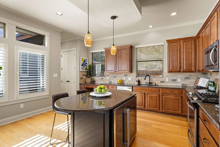 19-web-or-mls-5607-clay-ave-a-kcp-032326---181-1774466141.jpg