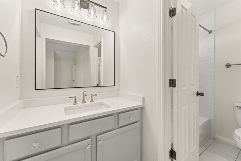 19-web-or-mls-7320-brecourt-manor-way-22-1752786676.jpg