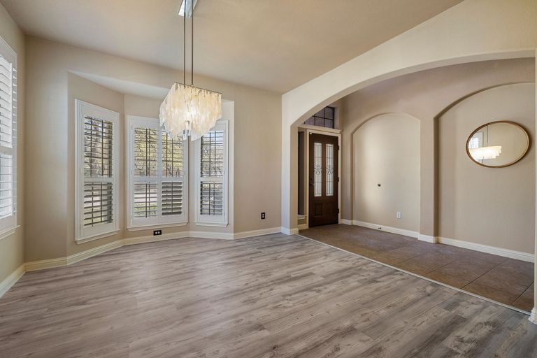19-web-or-mls-801-zappa-dr-kcp-031226---109.jpg