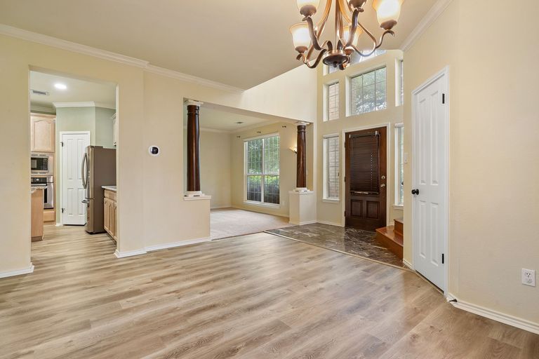 19-web-or-mls-8410-cambria-dr-kcp-042425---79.jpg