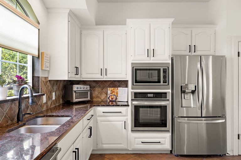 19-web-or-mls-9608-streamside-dr-kcp-061526---169.jpg