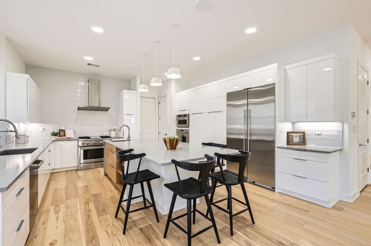 1900-lakecliff-hills-ln---web-quality---015---13-kitchen.jpg