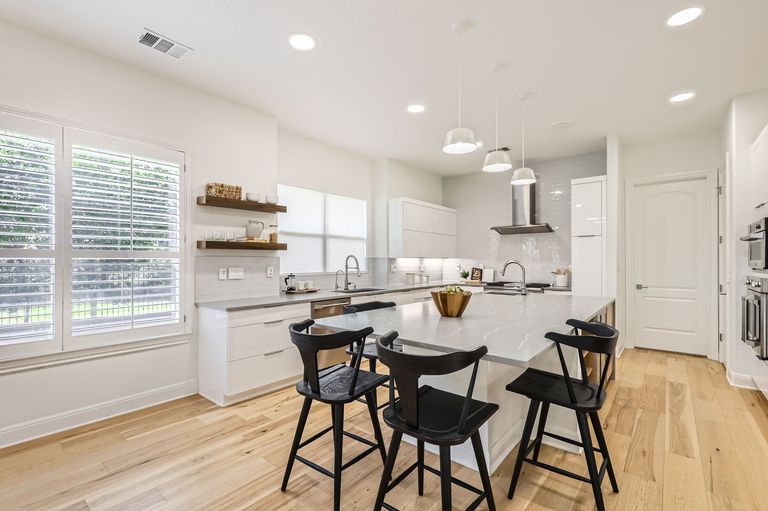 1900-lakecliff-hills-ln---web-quality---016---14-kitchen.jpg