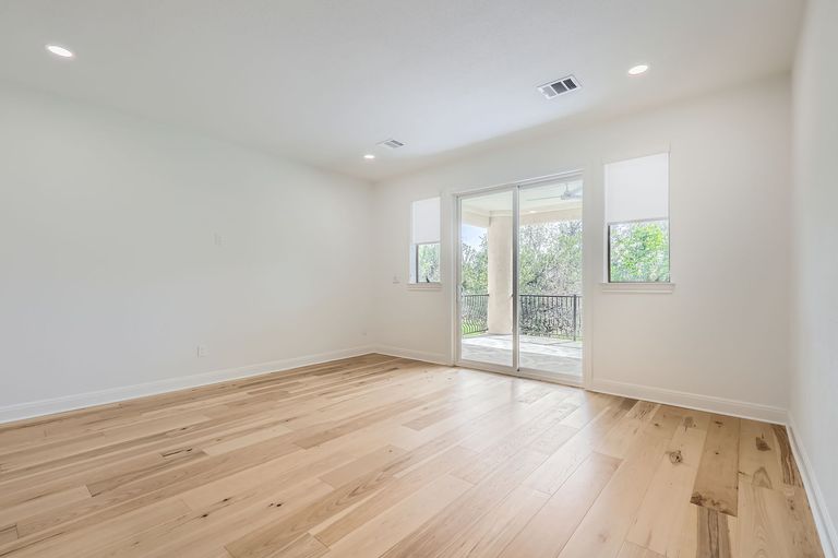 1900-lakecliff-hills-ln---web-quality---031---37-2nd-floor-family-room.jpg