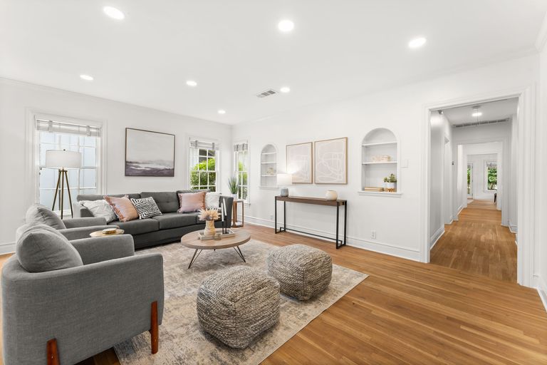 1f1c88e8-4-web-or-mls-1703-w-31st-st-13-of-26.jpg