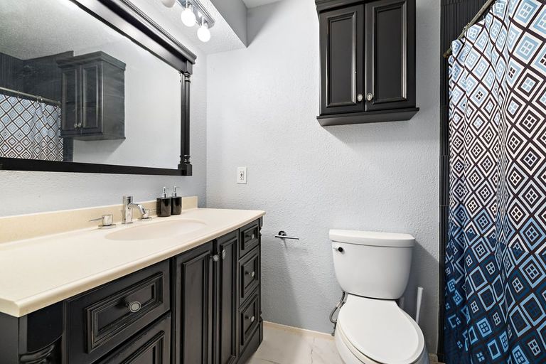 20-custom-8400-jamestown-dr,-204-kcp-122123---8.jpg