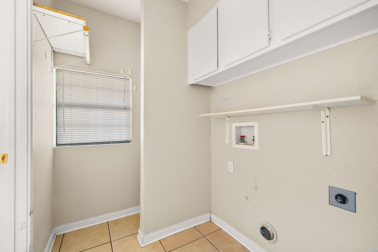 20-web-or-mls-1209-doris-ln-kcp-092524---46.jpg