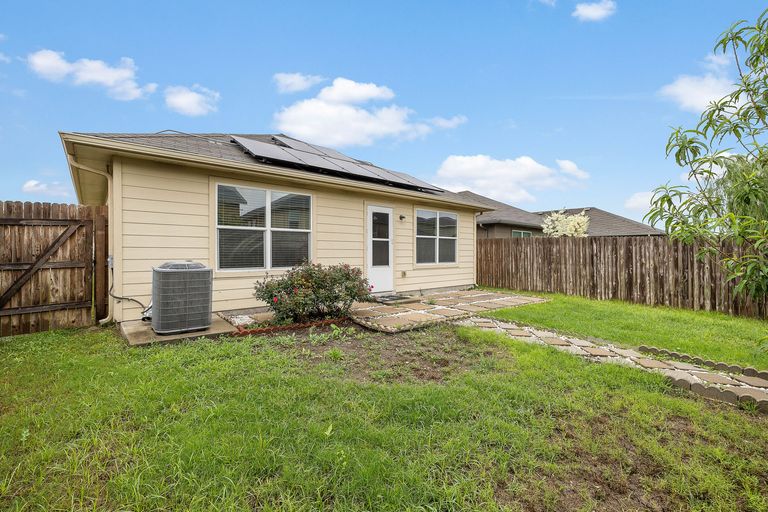 20-web-or-mls-12111-stoneridge-gap-ln-kcp-043026---102.jpg