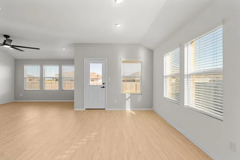 1412 Aquilla Dr, photo 11