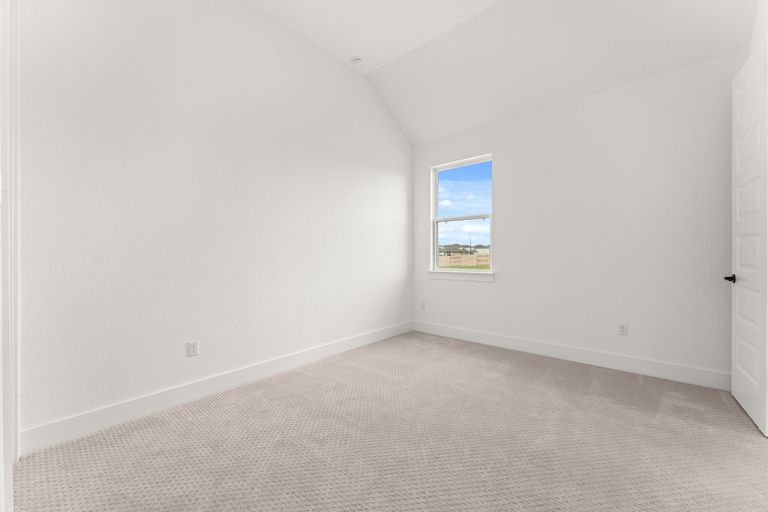 20-web-or-mls-19120-sedge-wren-ln-(4-of-29).jpg