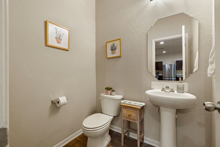 20-web-or-mls-201-garcitas-creek-ln-kcp-051326---73.jpg