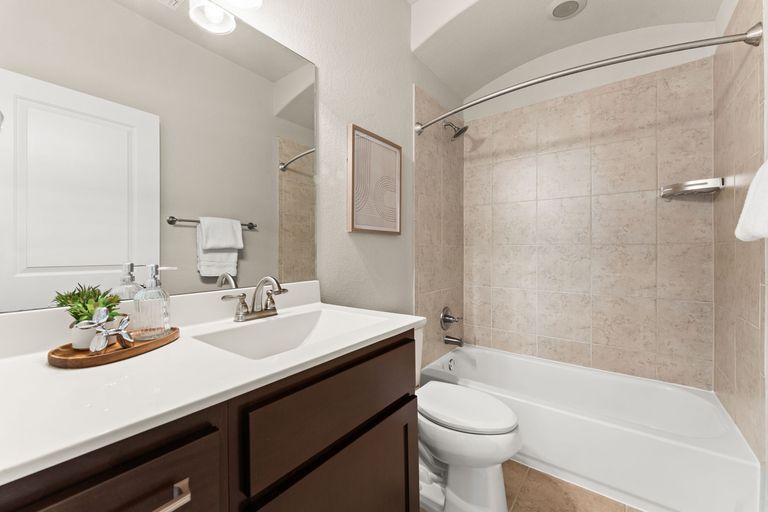 20-web-or-mls-2216-toulouse-dr-24-1742836488.jpg