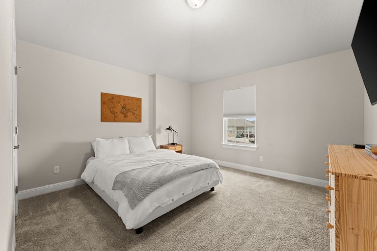 20-web-or-mls-250-eagle-mountain-trl-18.jpg