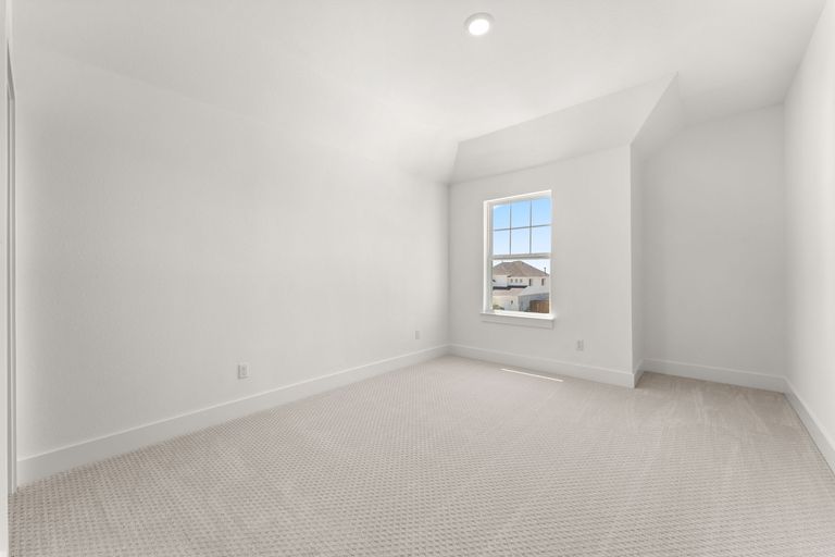 20-web-or-mls-320-millbend-rd-16.jpg