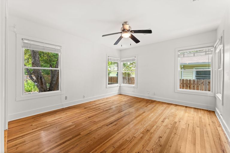 20-web-or-mls-4903-shoal-creek-blvd-(23-of-38).jpg