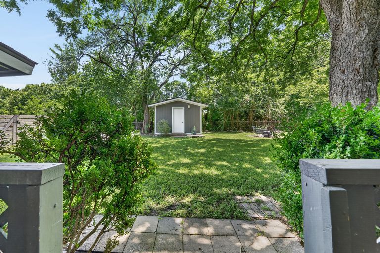 20-web-or-mls-6215-peggy-st-(22-of-26).jpg