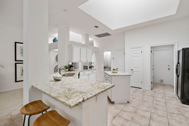 20-web-or-mls-6500-back-bay-ln-kcp-050824---157.jpg