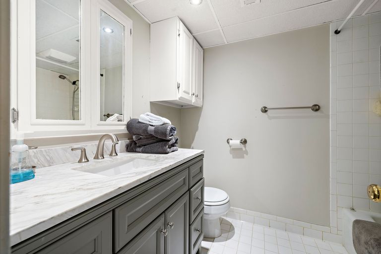 20-web-or-mls-7-inwood-cir-020625-4.jpg