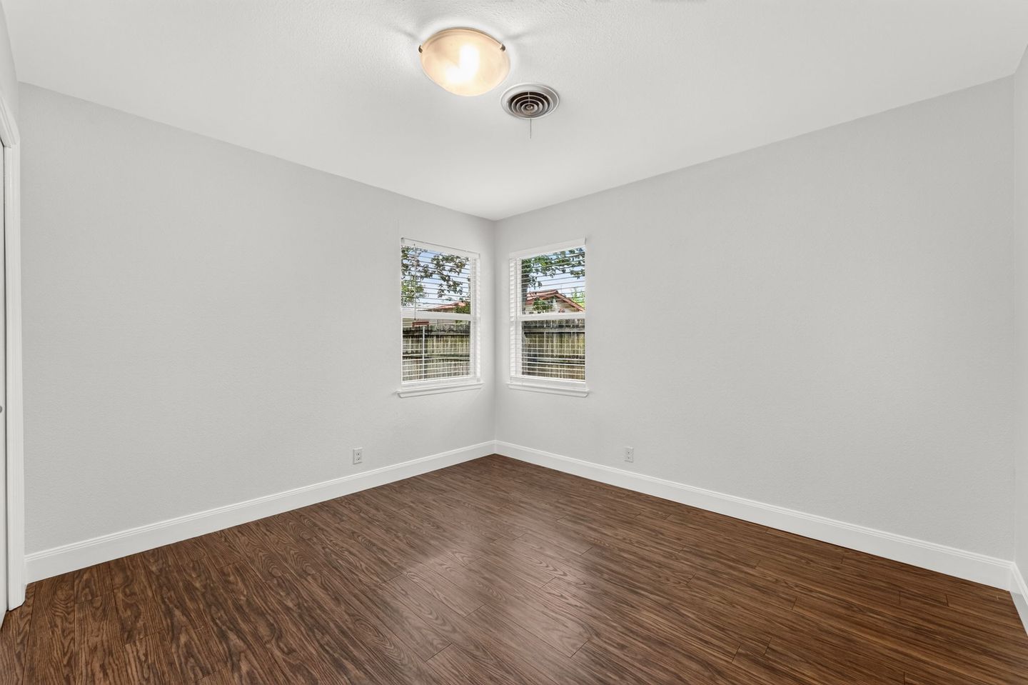 20-web-or-mls-7711-watson-st-b-(22-of-25).jpg