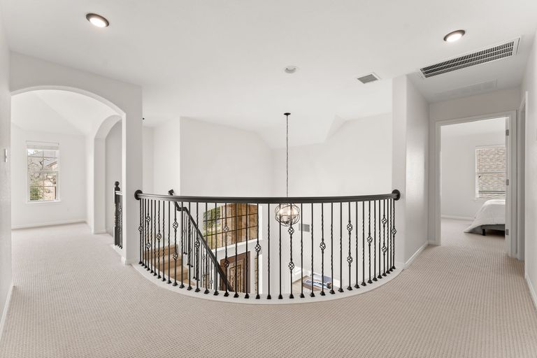 20-web-or-mls-7908-via-verde-dr-(1-of-18).jpg