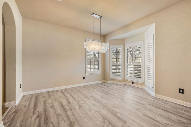 20-web-or-mls-801-zappa-dr-kcp-031226---107.jpg