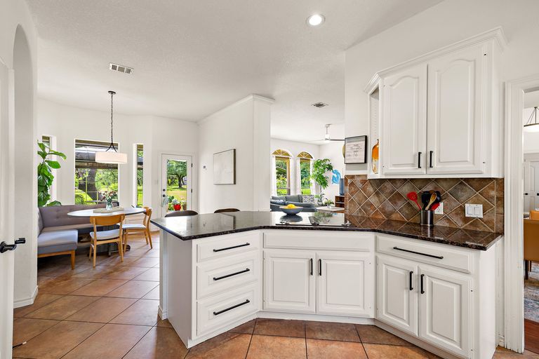 20-web-or-mls-9608-streamside-dr-kcp-061526---176.jpg