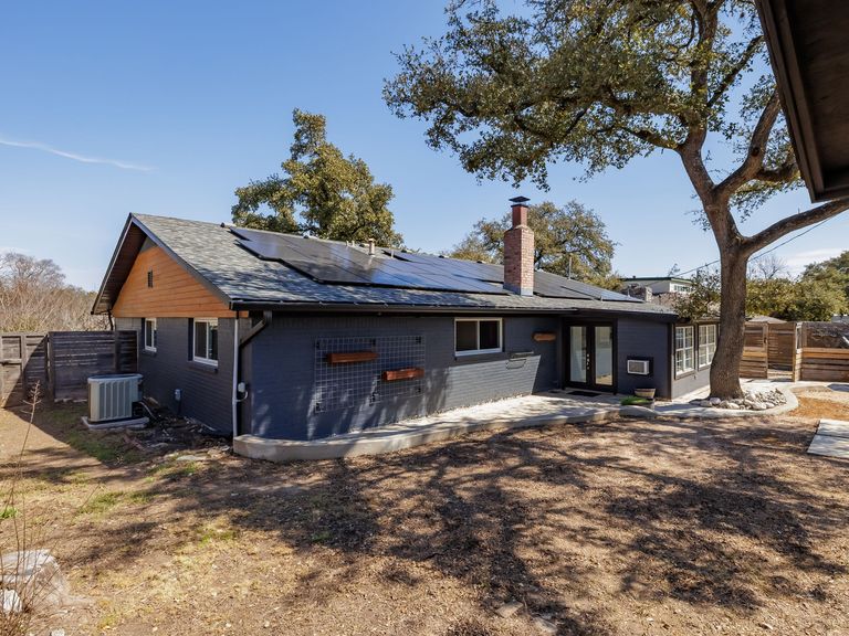 2025-02-28----1729---april-moreaux---1103-space-ln,-austin,-tx-78758-(27-of-36).jpg