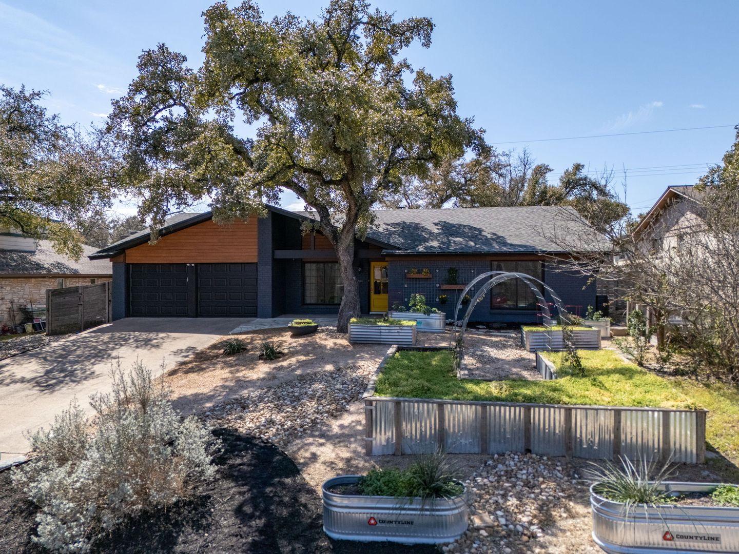 2025-02-28----1729---april-moreaux---1103-space-ln,-austin,-tx-78758-(3-of-36).jpg